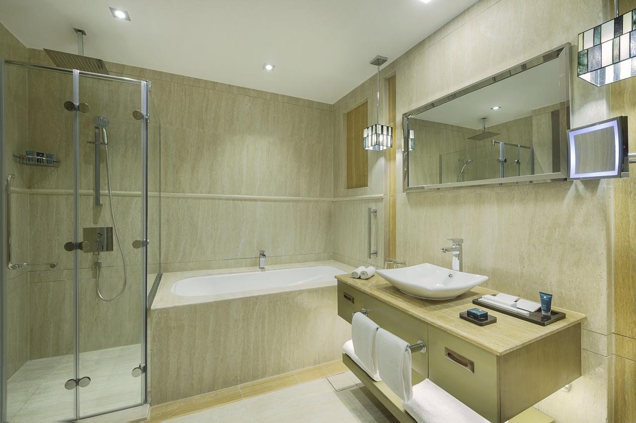 Wyndham West Bay Hotel Doha