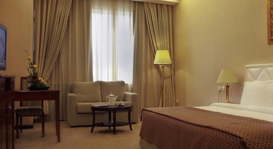 Khách sạn Gloria 4*