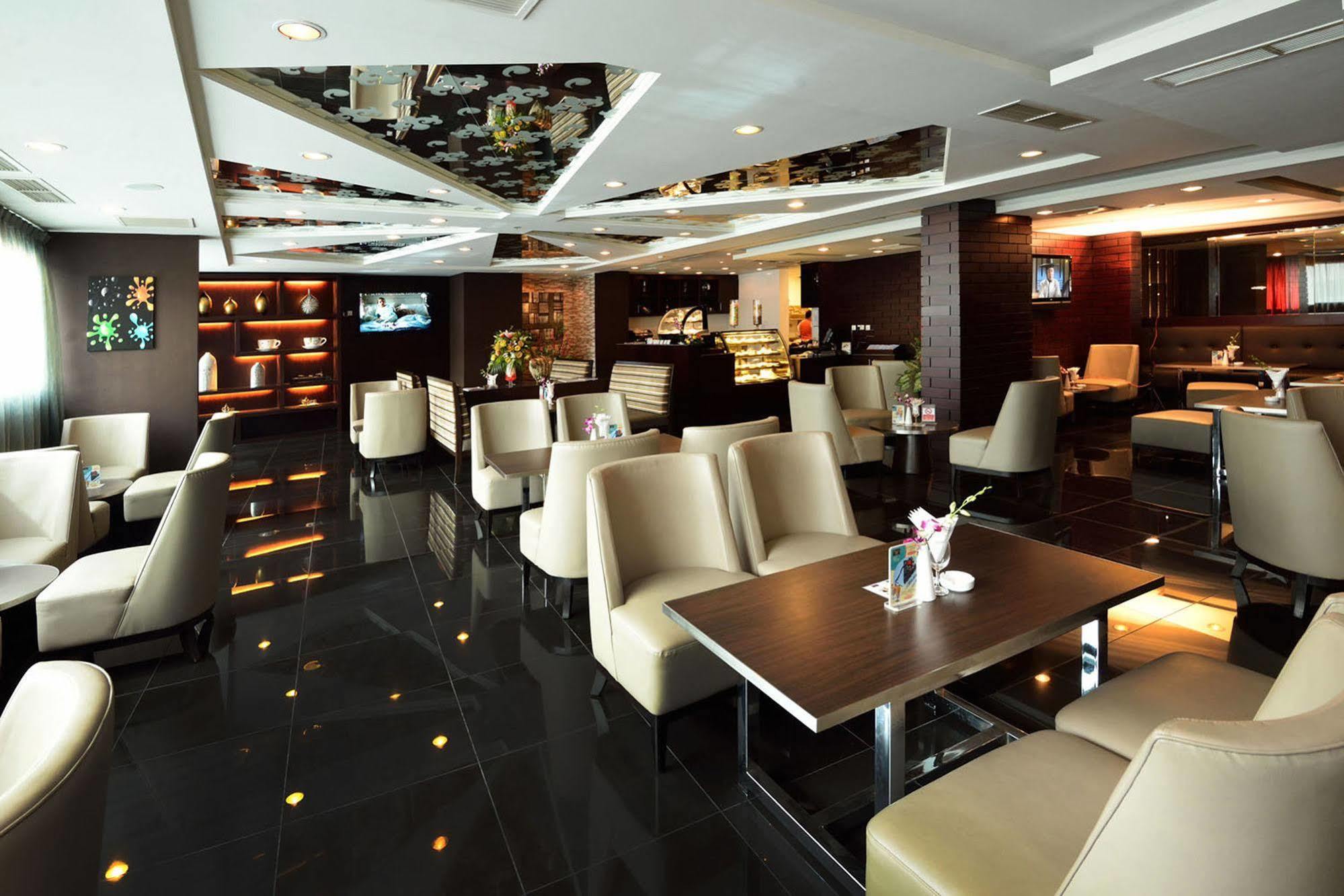 & Centre Doha