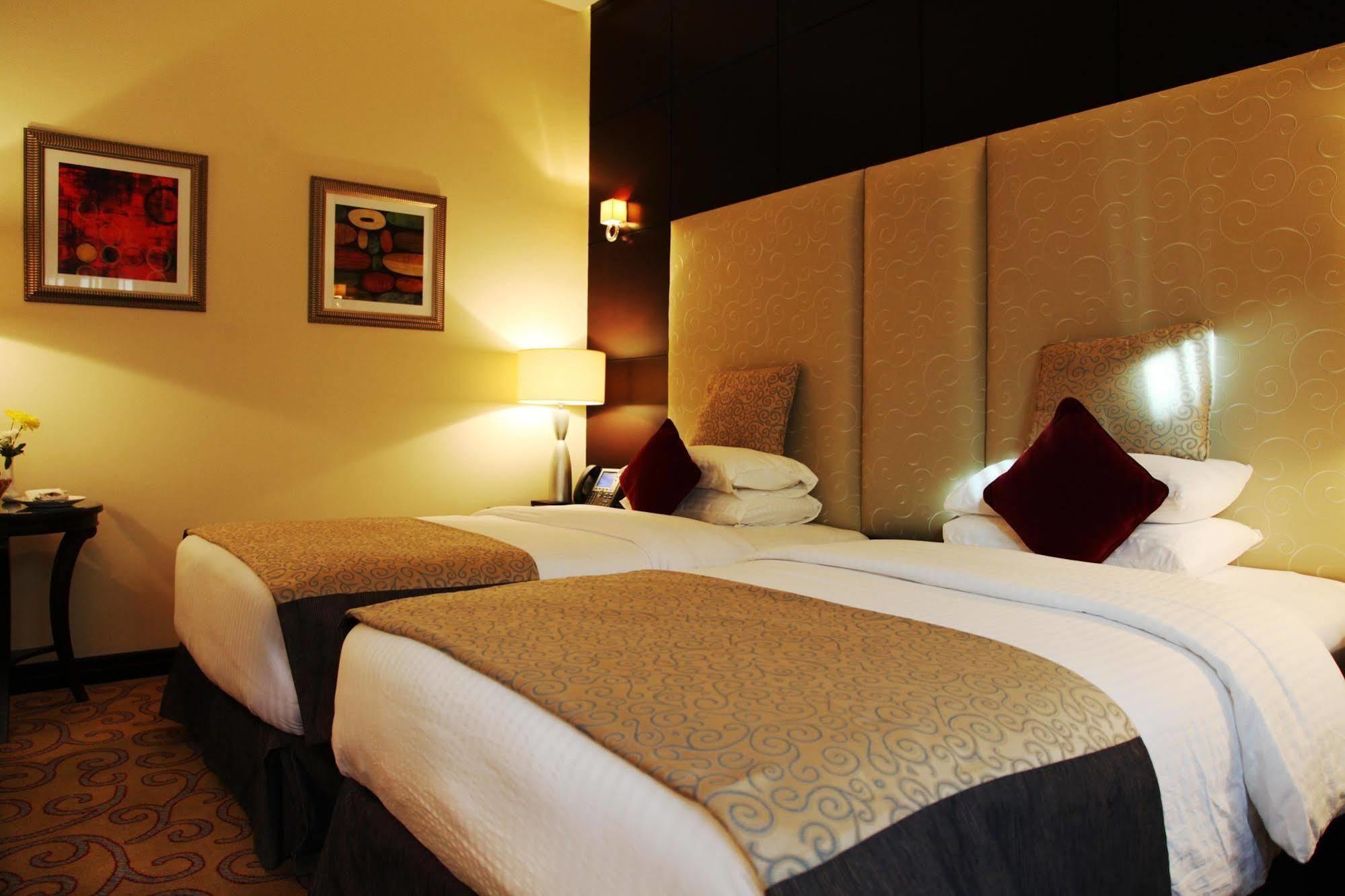 Hotel Century