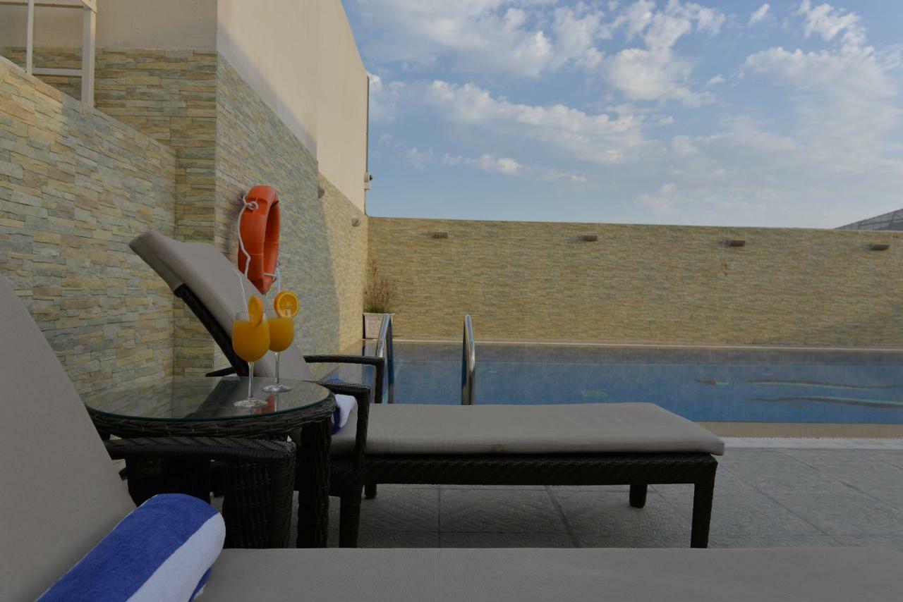 Premium Strato Hotel 4*